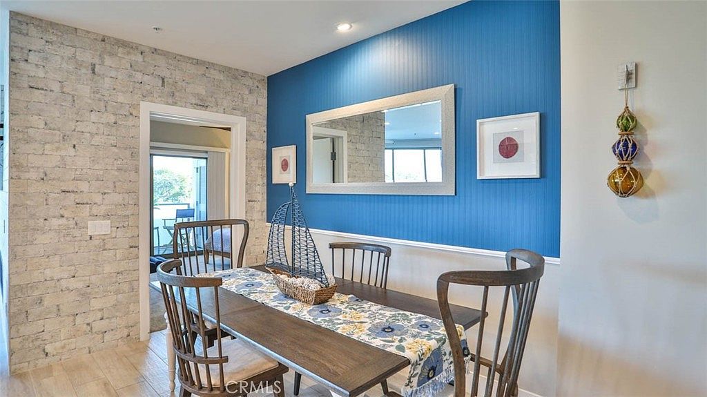 3025 Byron St #201 San Diego, CA 92106  | Condominium