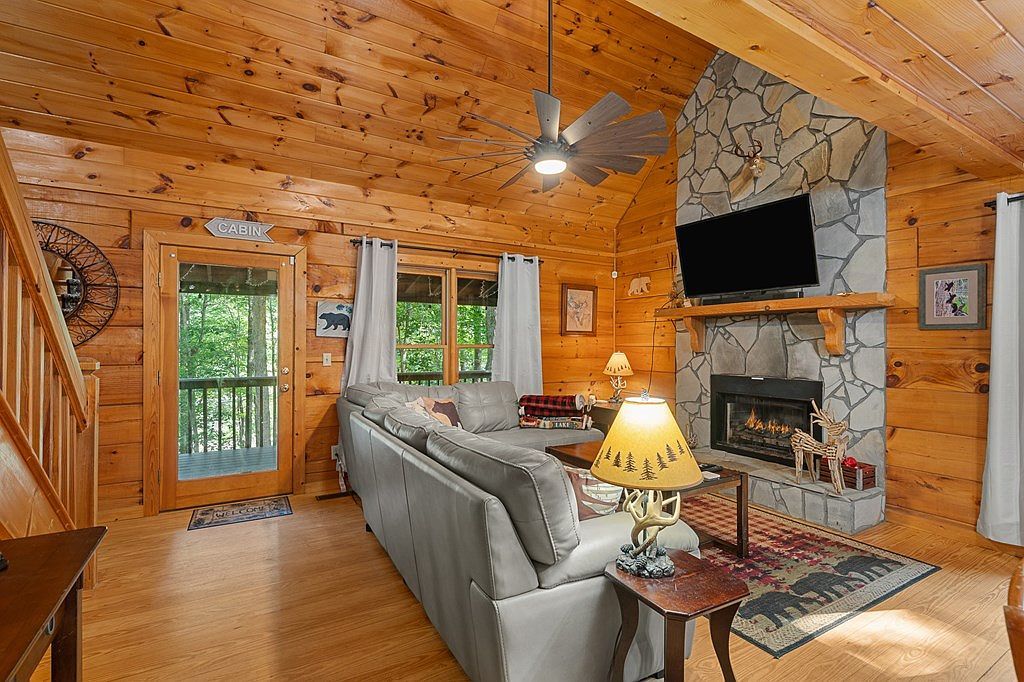 93 Amy Ln Ellijay, GA 30540 | Single Family