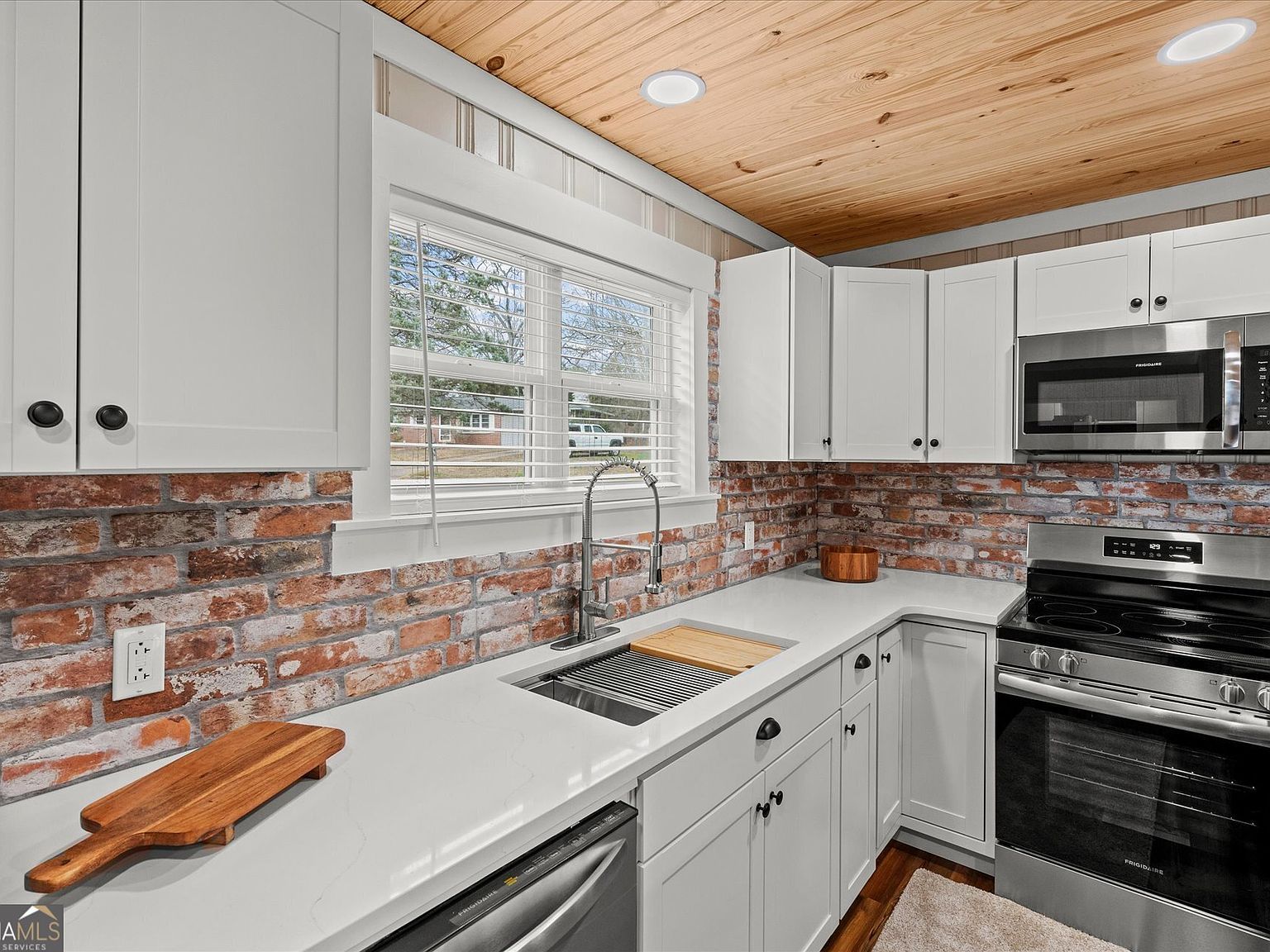 208 Bartlett Ave Roanoke, AL 36274  | Single Family