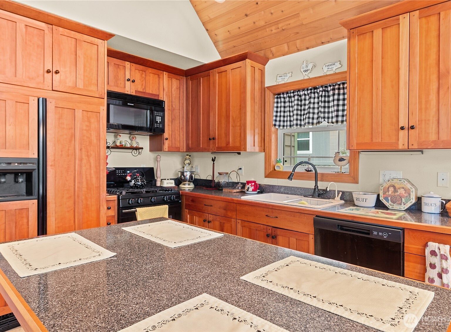 70 N Rim View Pl Hoodsport, WA 98548  | Single Family