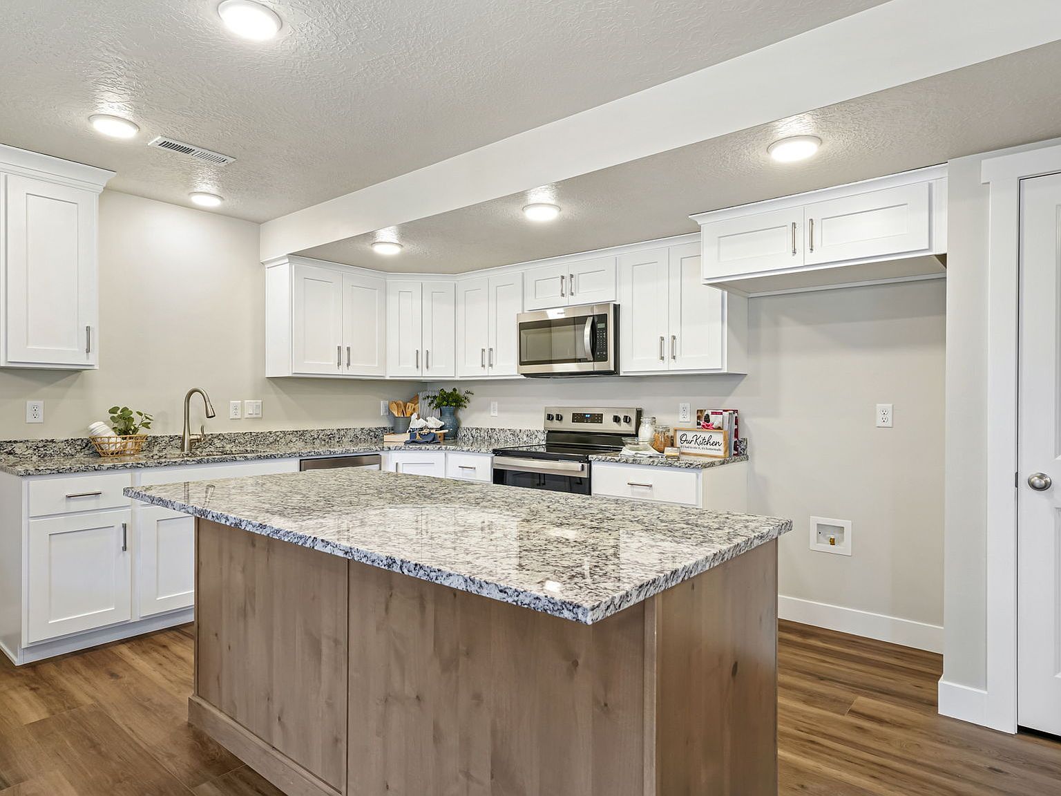 943 N 215 W Santaquin, UT 84655  | New build