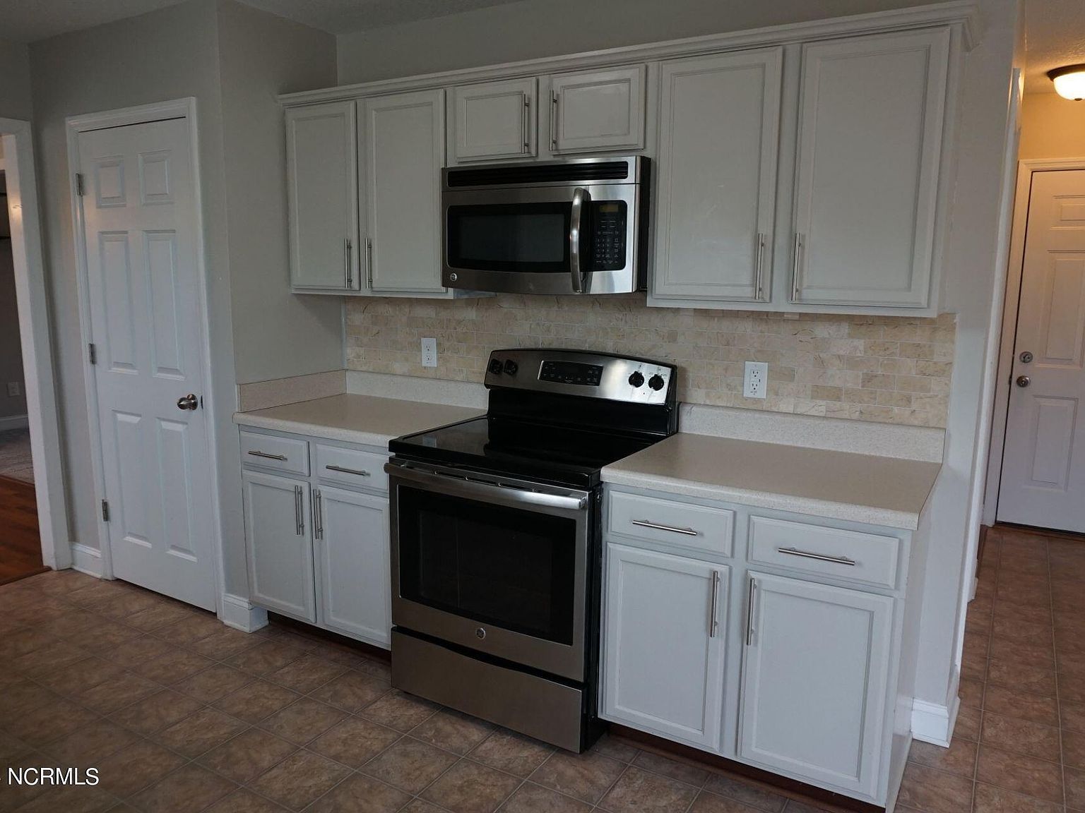 407 Sundown Ct Hubert, NC 28539  | Single Family