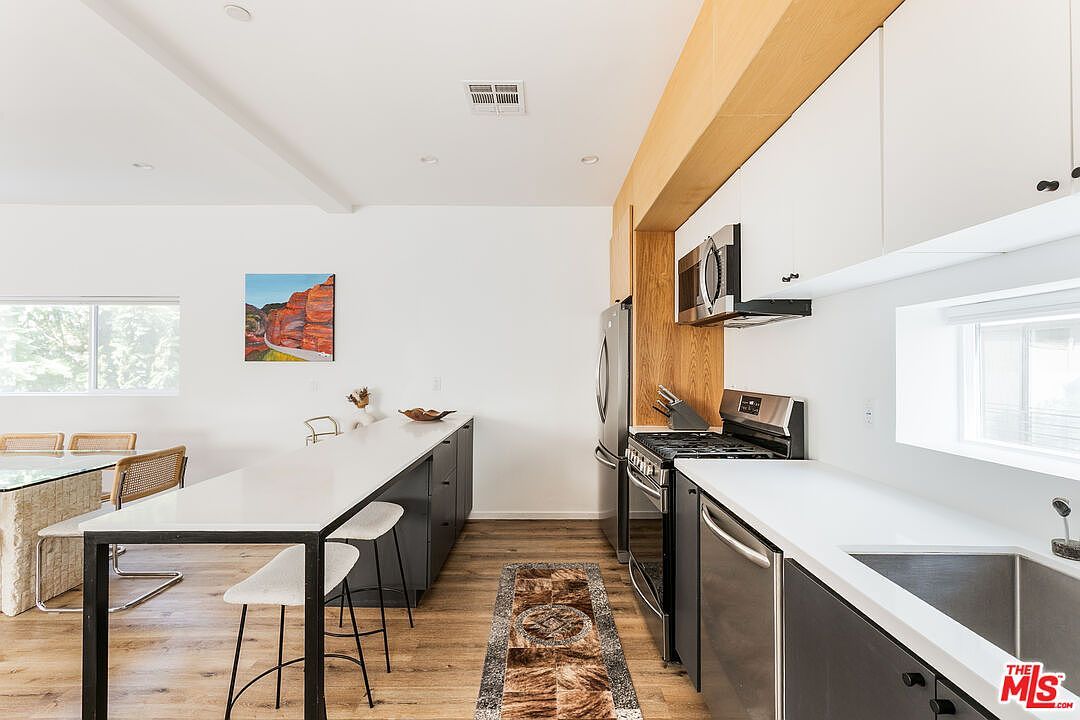 2652 S Mansfield Ave Los Angeles, CA 90016 | Condominium