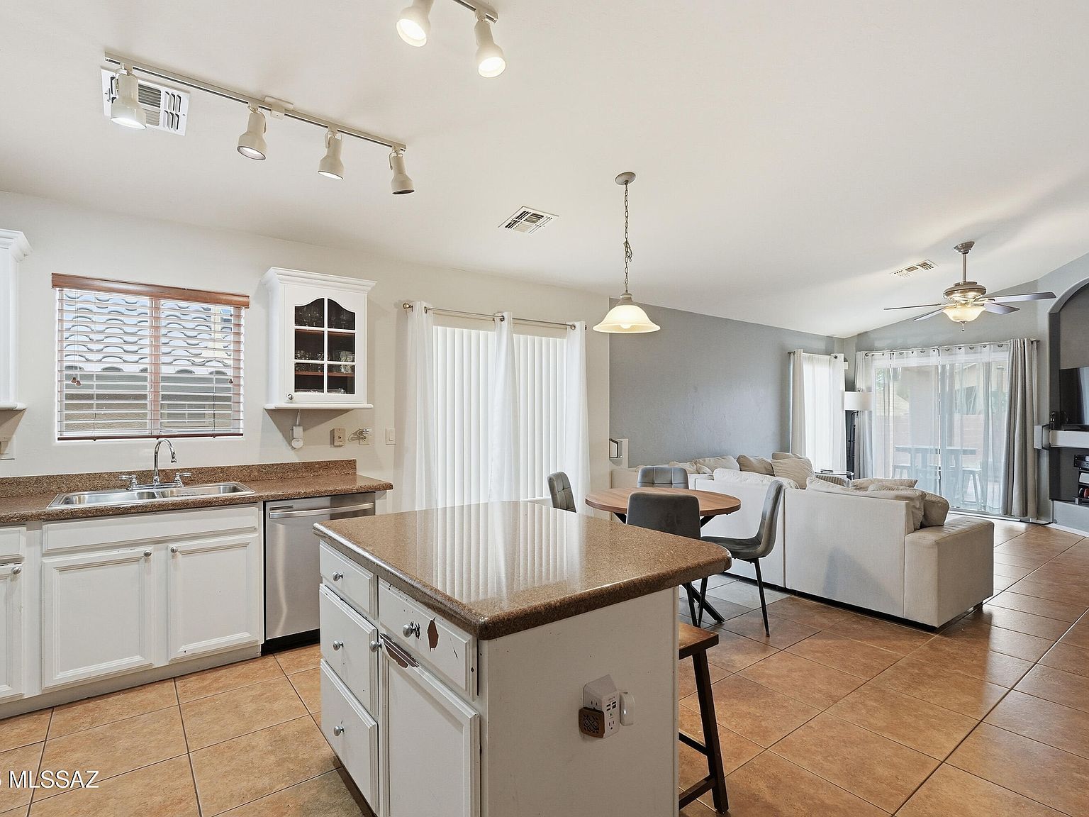 10827 S Lake Gambusi Dr Vail, AZ 85641  | Single Family