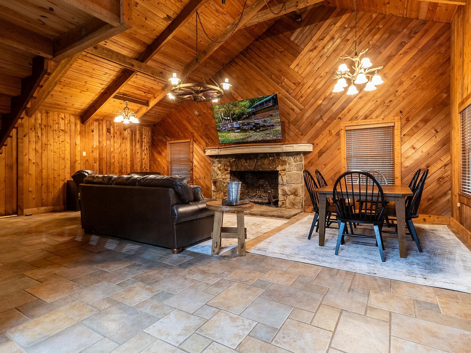 131 Ralph Hickey Rd Chatsworth, GA 30705  | Single Family