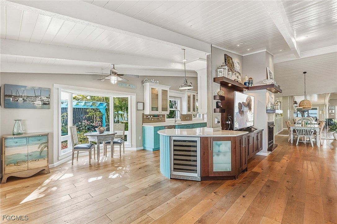 2905 SE 22nd Pl Cape Coral, FL 33904  | Single Family