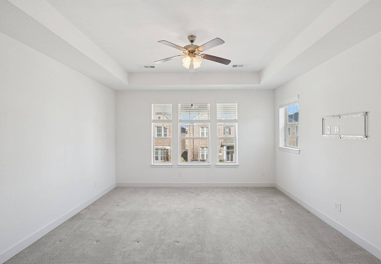 648 Courtyard Ln Irving, TX 75039 | Single Family