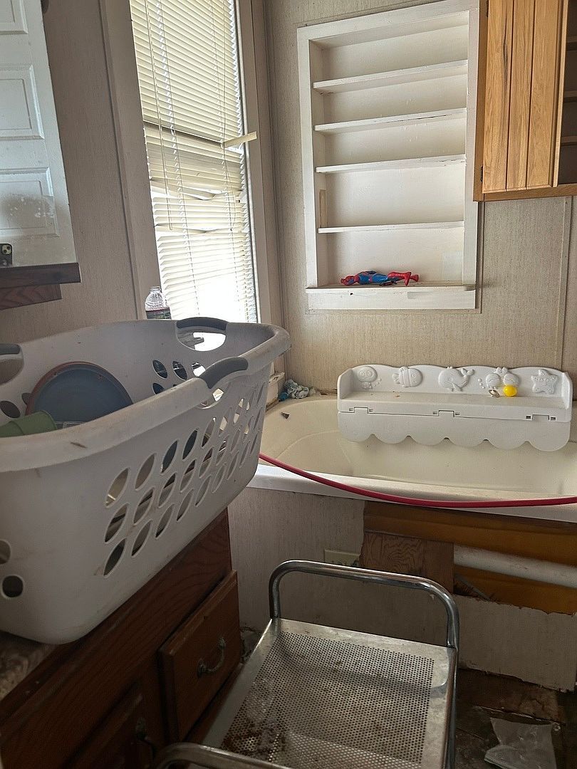 505 S Main St Tuscola, IL 61953  | Single Family