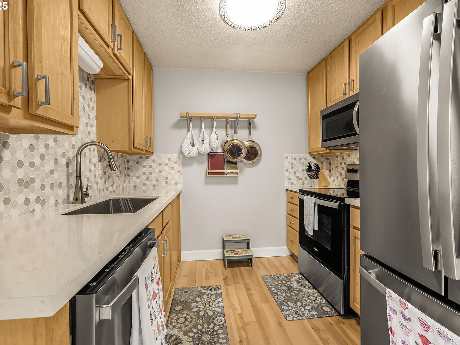 9221 N Lombard St APT 11 Portland, OR 97203  | Condominium