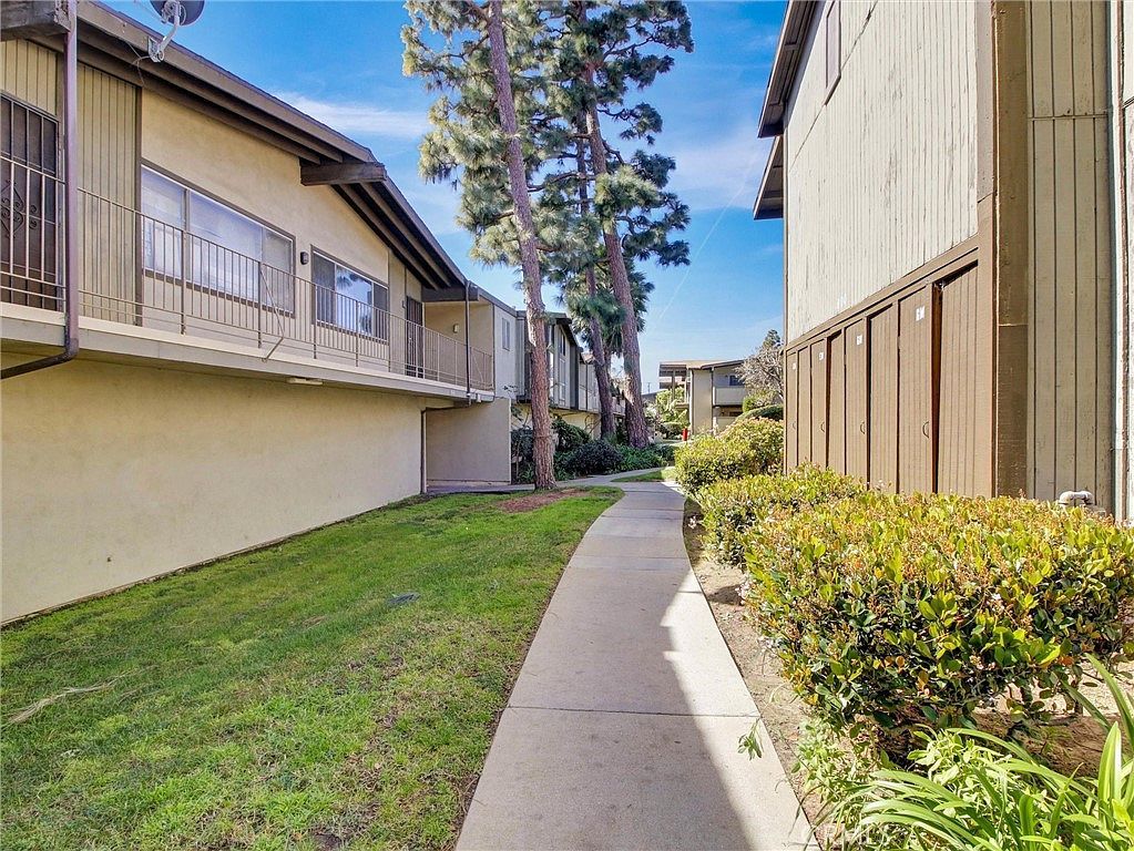 806 Coriander Dr Unit C Torrance, CA 90502  | Condominium