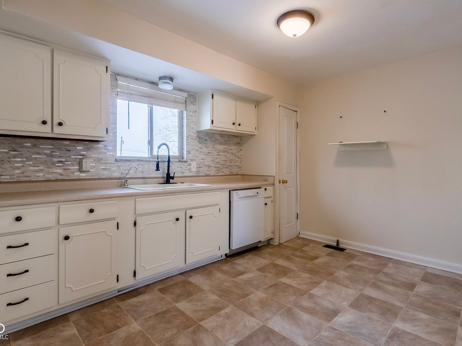 2950 S Lake Dr Columbus, IN 47203 | Single Family