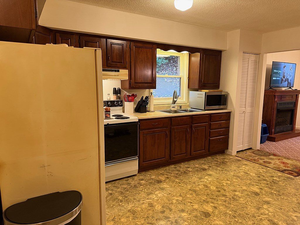 424 King Solomon Colley Rd Breaks, VA 24607 | Single Family