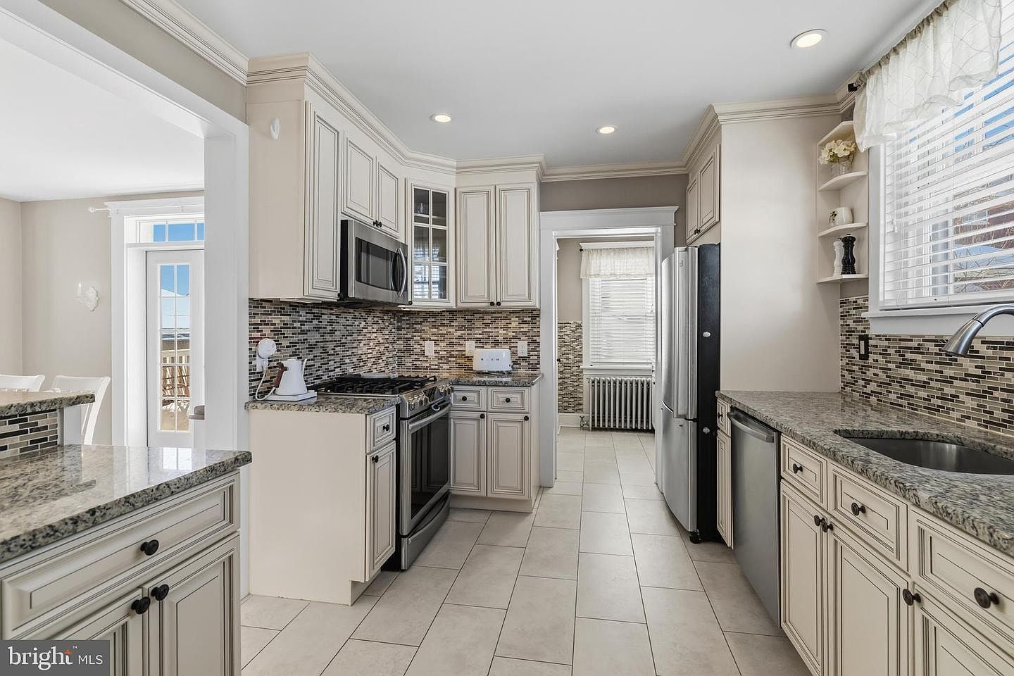 15 E 11th Ave Conshohocken, PA 19428 | Single Family