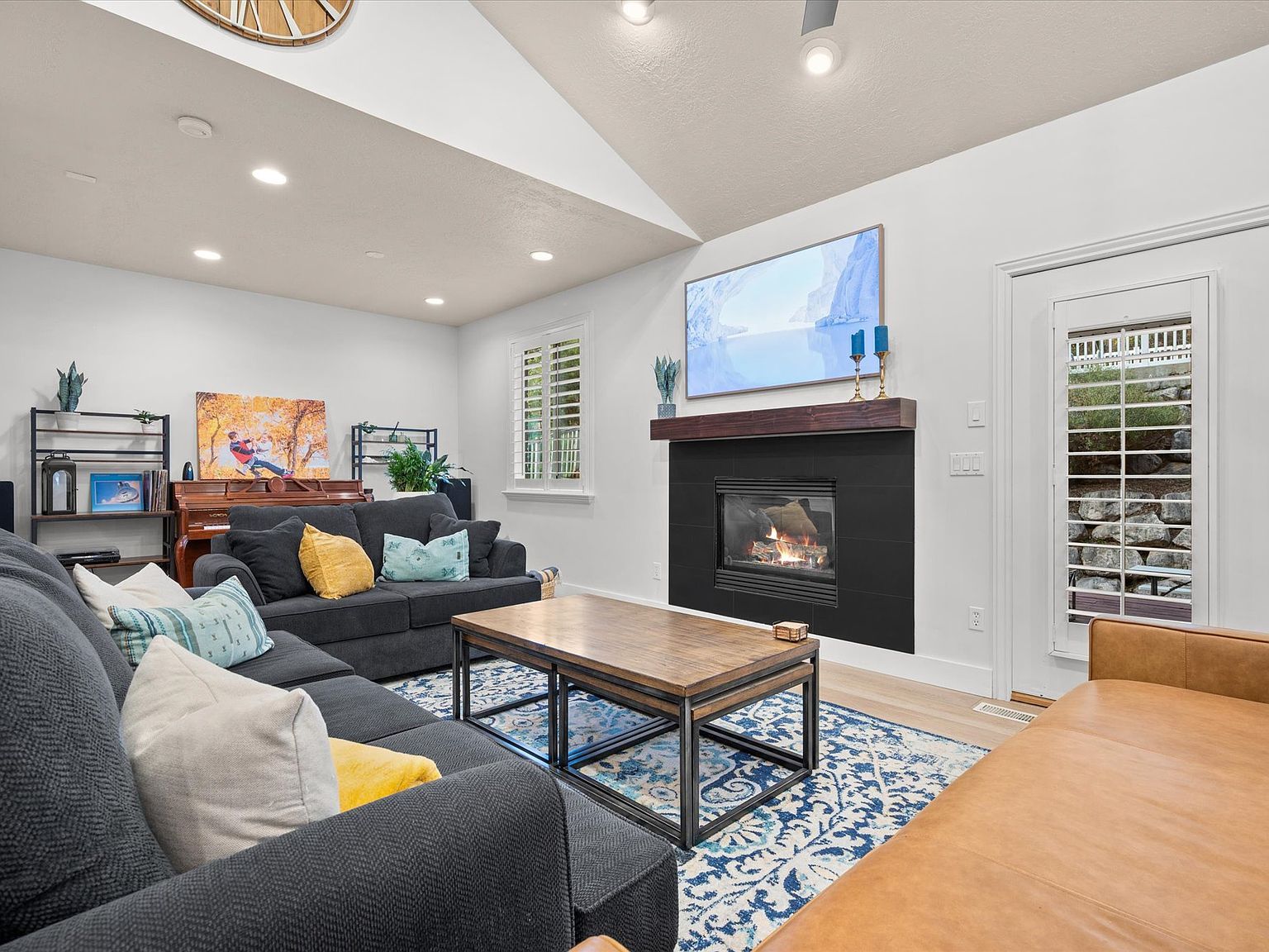 2011 E Dan Dr Layton, UT 84040  | Single Family