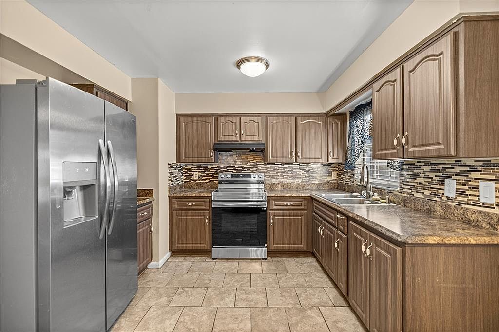 2400 NE 37th St Ocala, FL 34479  | Single Family