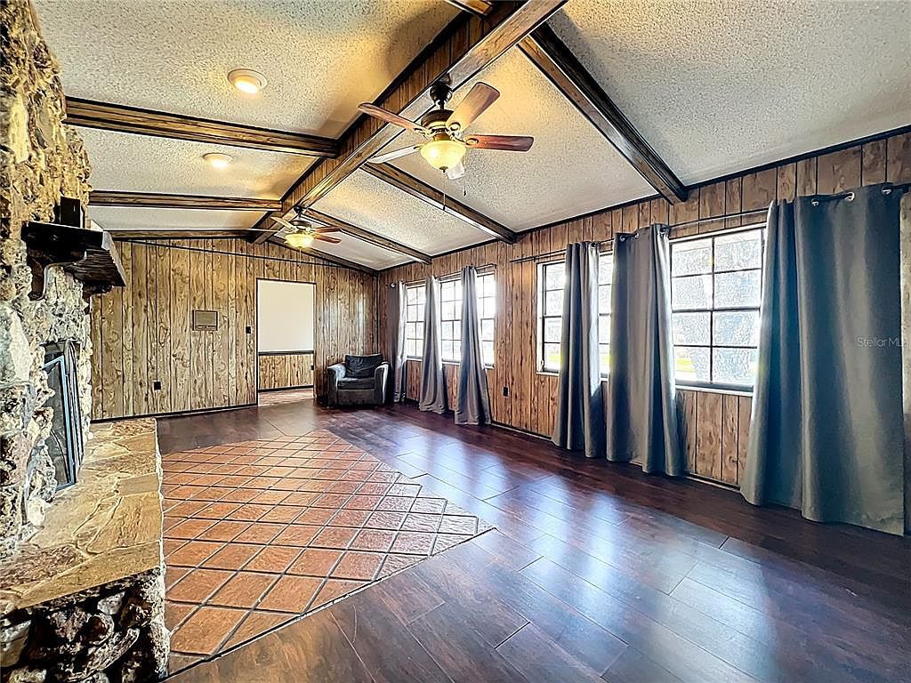 1029 Michelle Ct Tavares, FL 32778  | Single Family