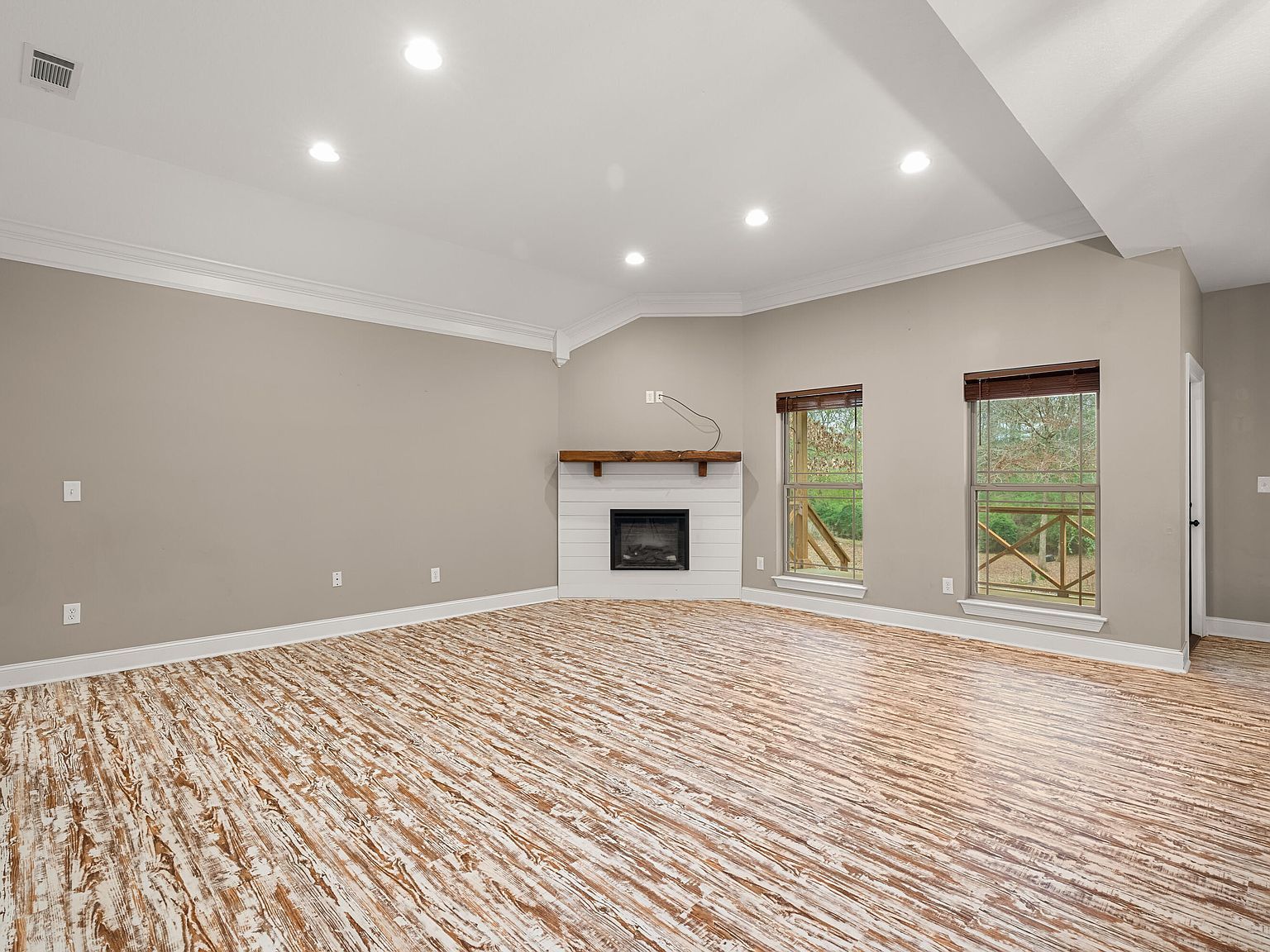 118 Munn Rd Sumrall, MS 39482  | Single Family