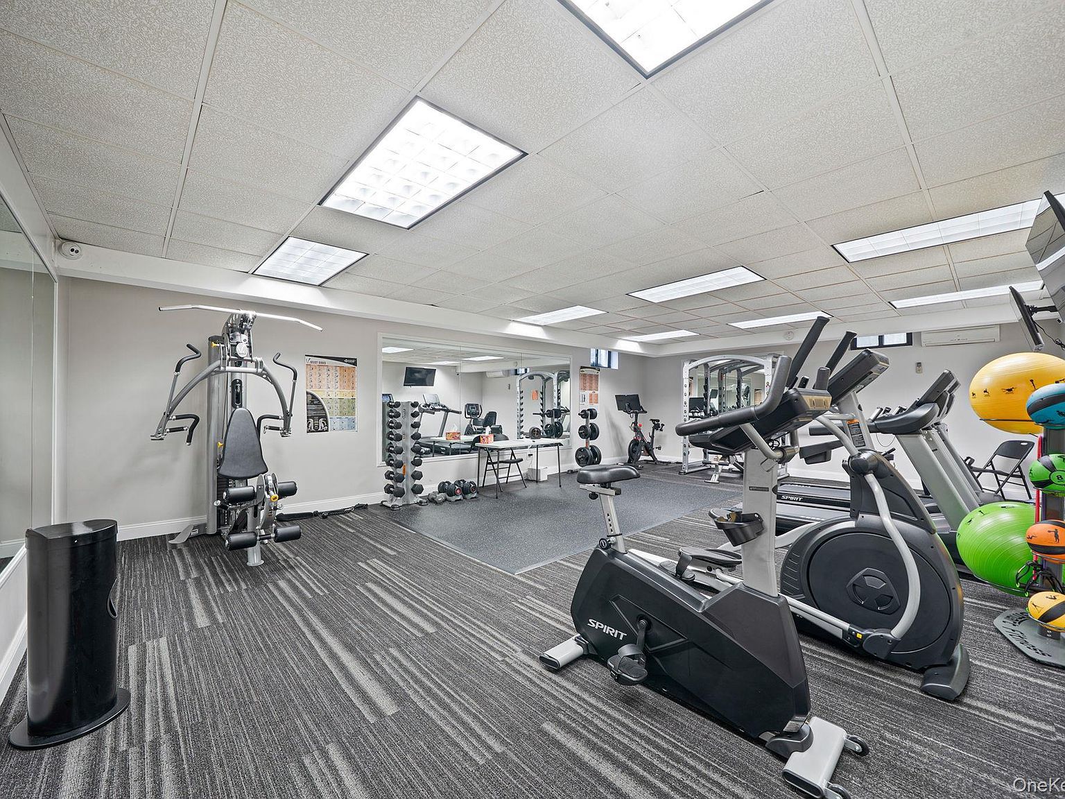 1 Town House Pl APT 3H Great Neck, NY 11021 | Condominium