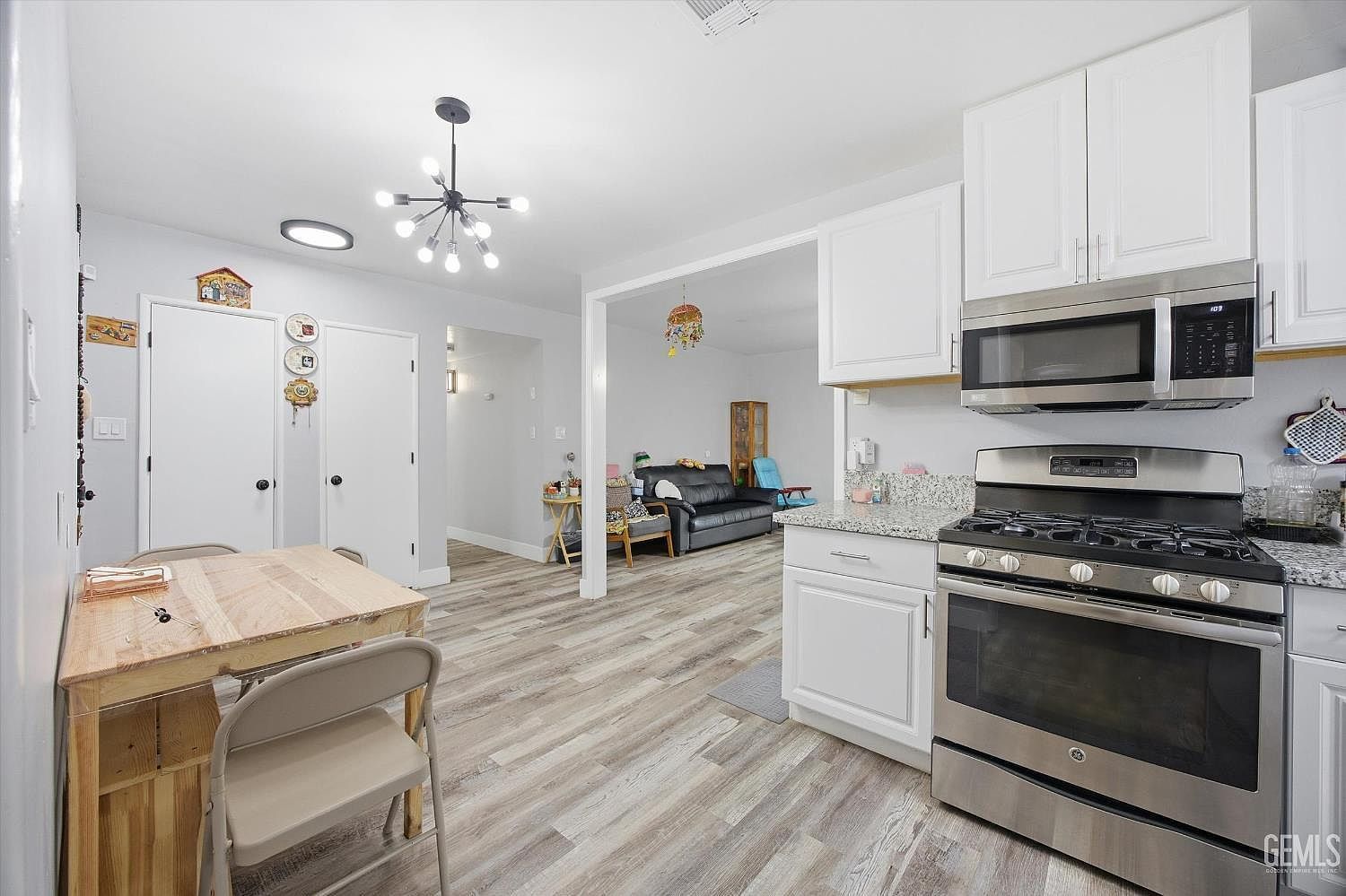 2208 Greenwood Dr Bakersfield, CA 93306  | Single Family