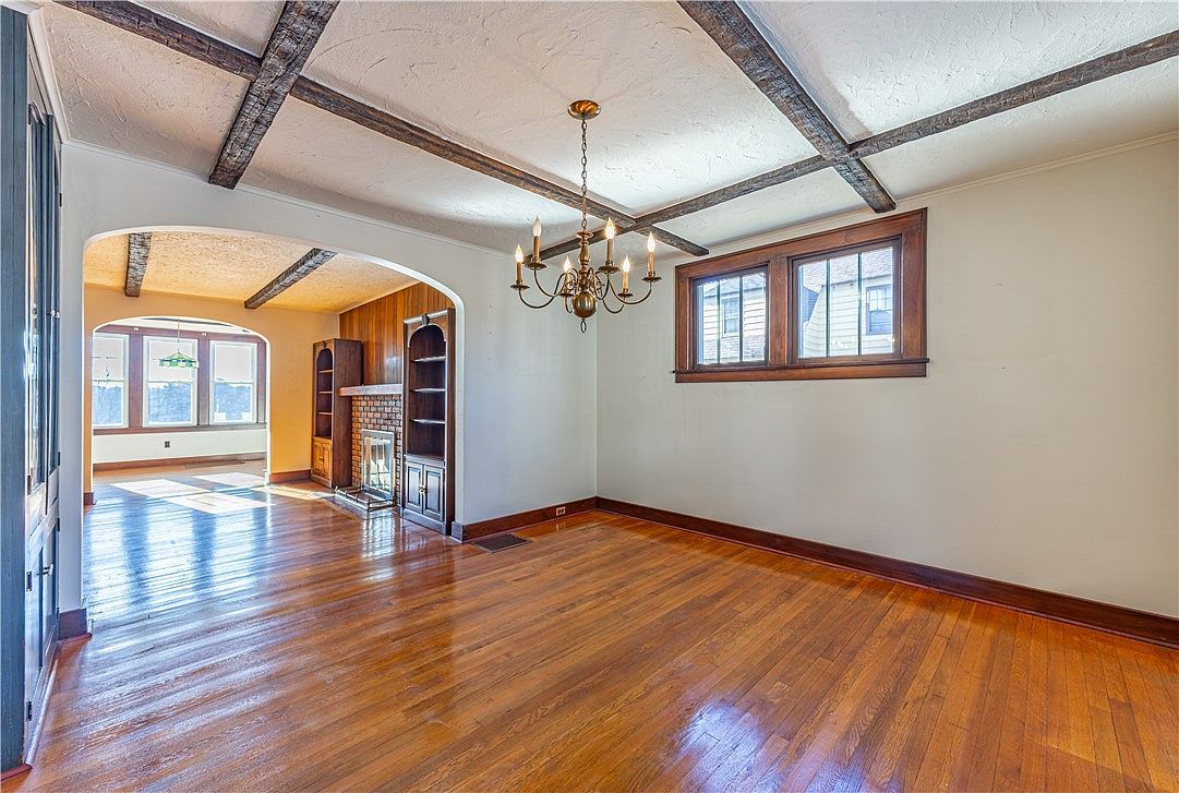 422 New Castle Rd Butler, PA 16001  | Single Family