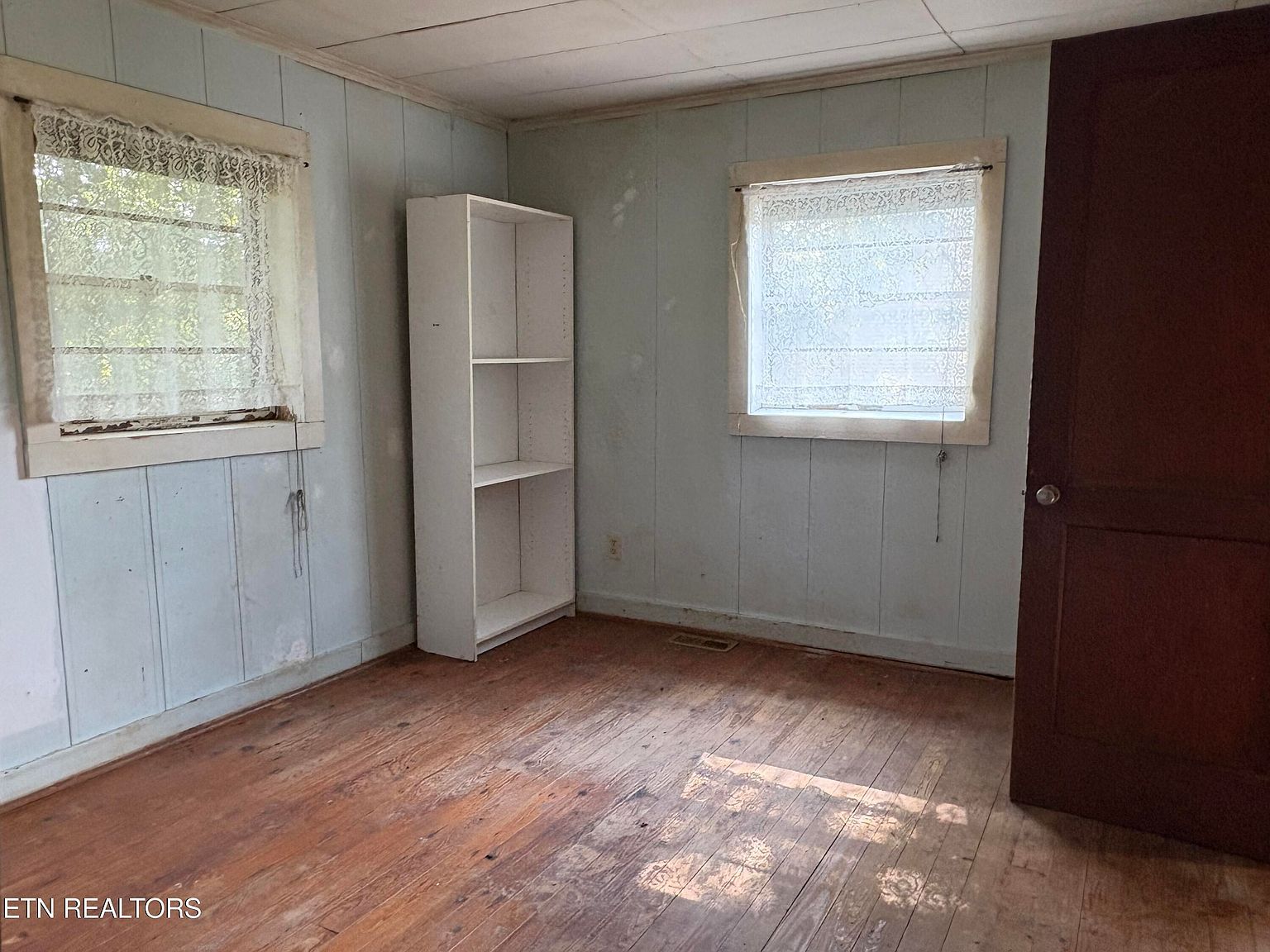 498 W Rhea Ave Spring City, TN 37381  | Single Family