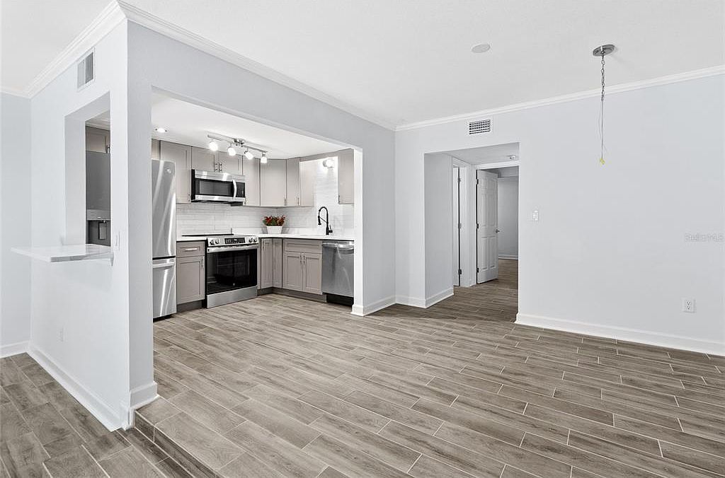 505 Plaza Seville Ct APT 9 Treasure Island, FL 33706  | Condominium