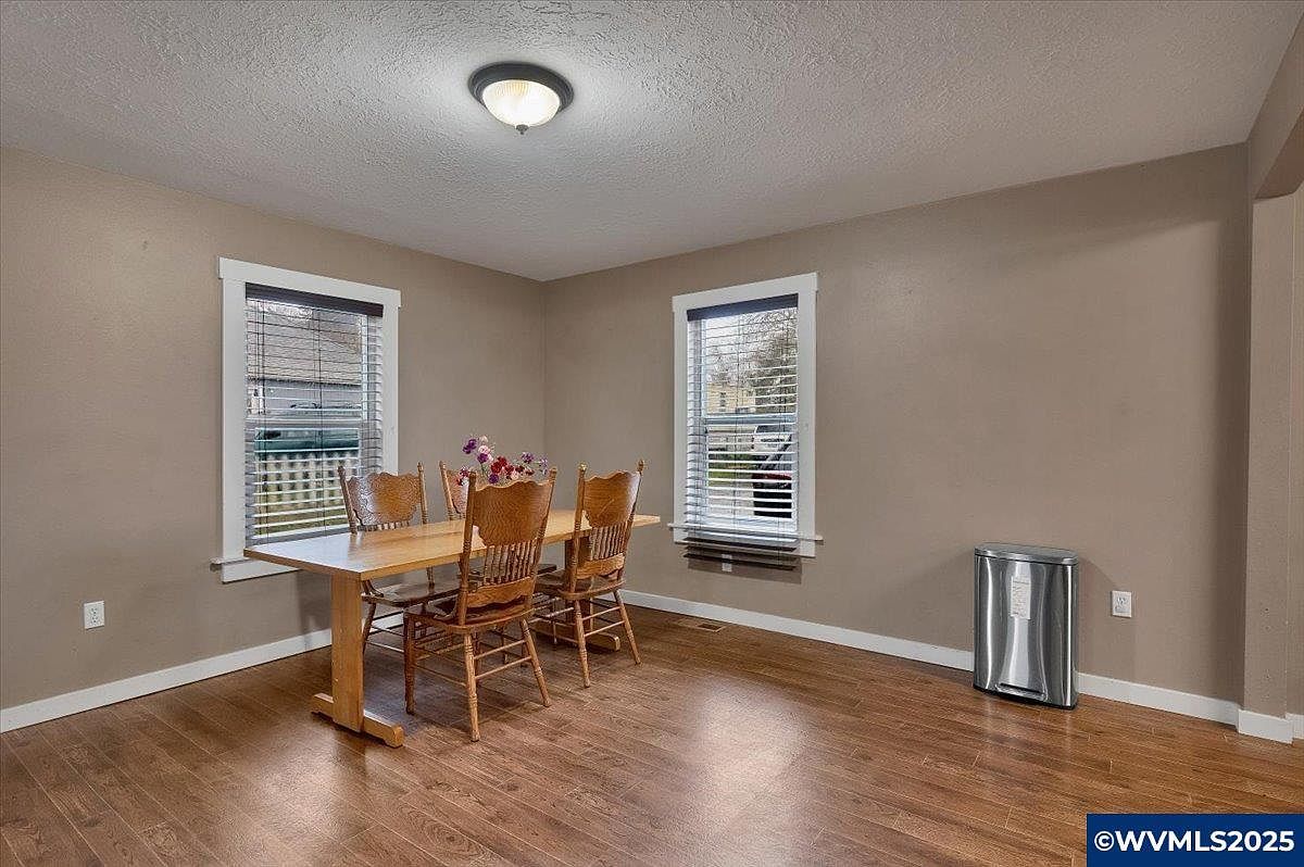 515 Norway St Silverton, OR 97381  | Single Family