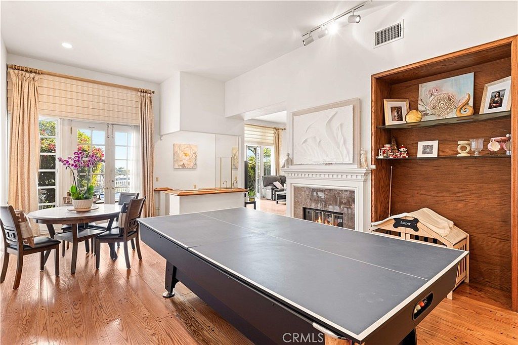 2282 Canyonback Rd Los Angeles, CA 90049  | Condominium