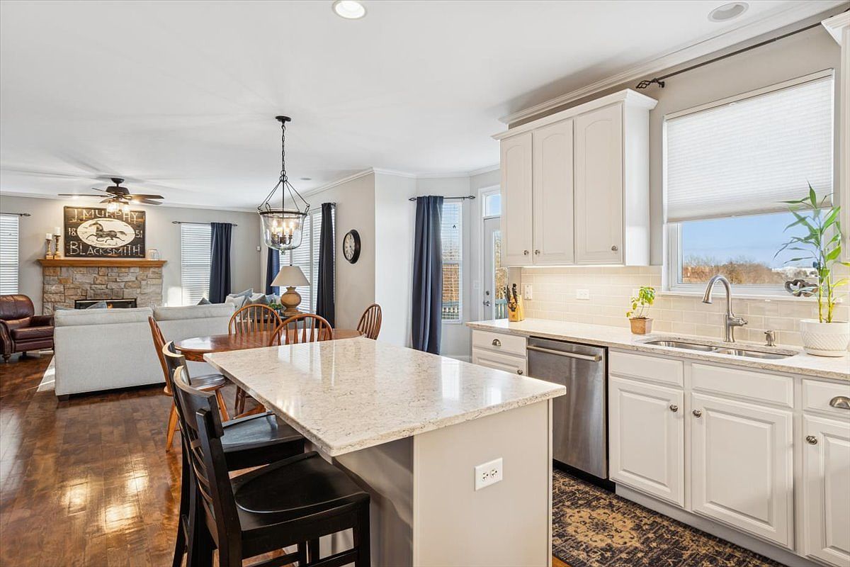 11823 Wolf Creek Ln Plainfield, IL 60585  | Single Family