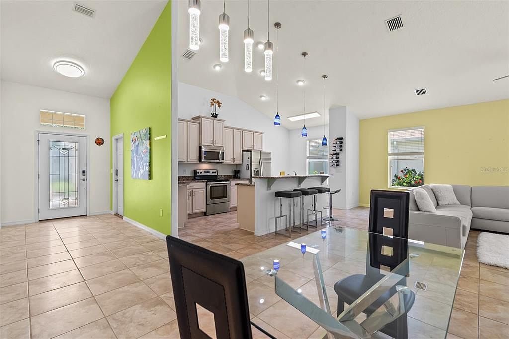 34 Raintree Cir Palm Coast, FL 32164 | Single Family