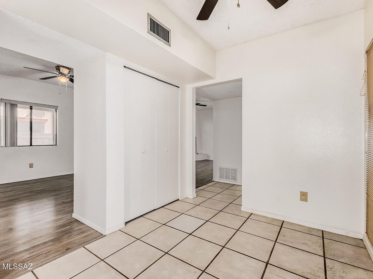 1949 N Swan Rd Unit 27 Tucson, AZ 85712  | Condominium