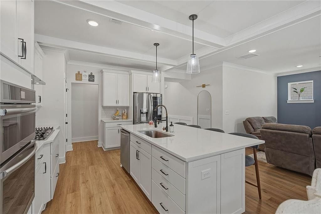 6984 Manchester Dr Flowery Branch, GA 30542  | Single Family