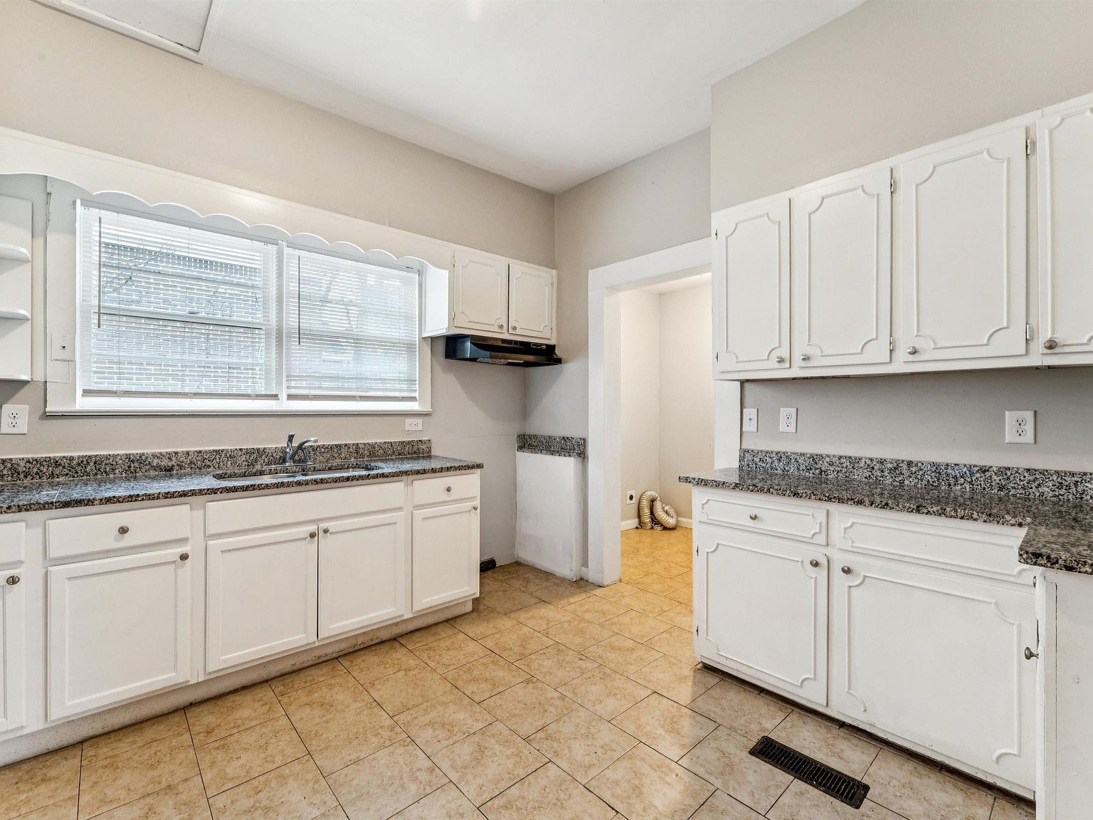 12 1st Pl S Birmingham, AL 35205  | Single Family