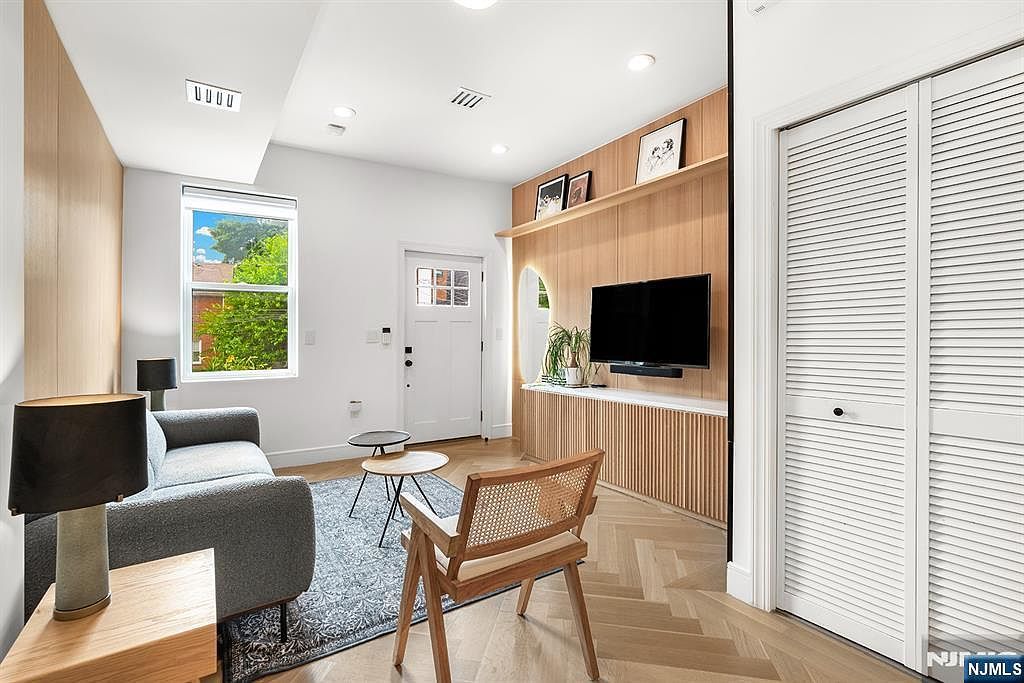 18 Highland Ave Jersey City, NJ 07306 | Single Family