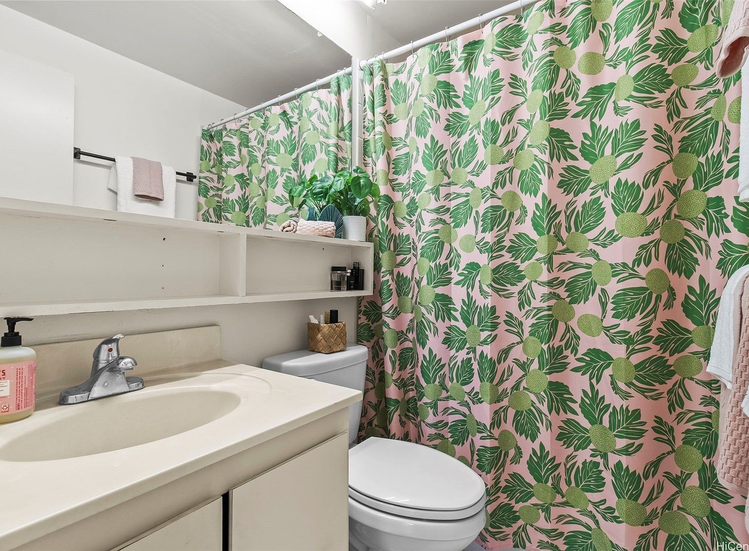 2724 Kahoaloha Ln APT 1103 Honolulu, HI 96826  | Condominium