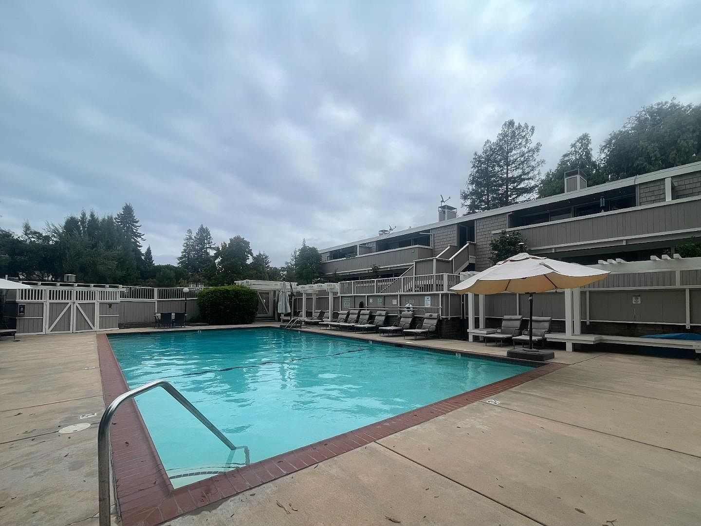 500 W Middlefield Rd APT 122 Mountain View, CA 94043  | Condominium