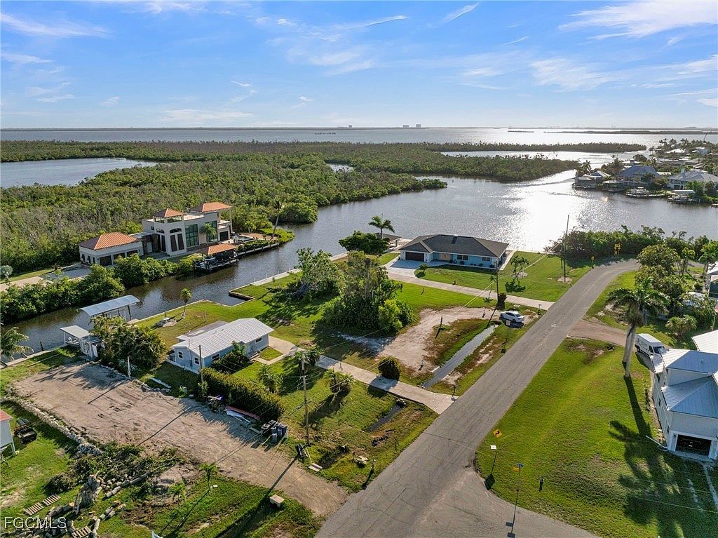 2880 8th Ave Saint James City, FL 33956 | Single Family