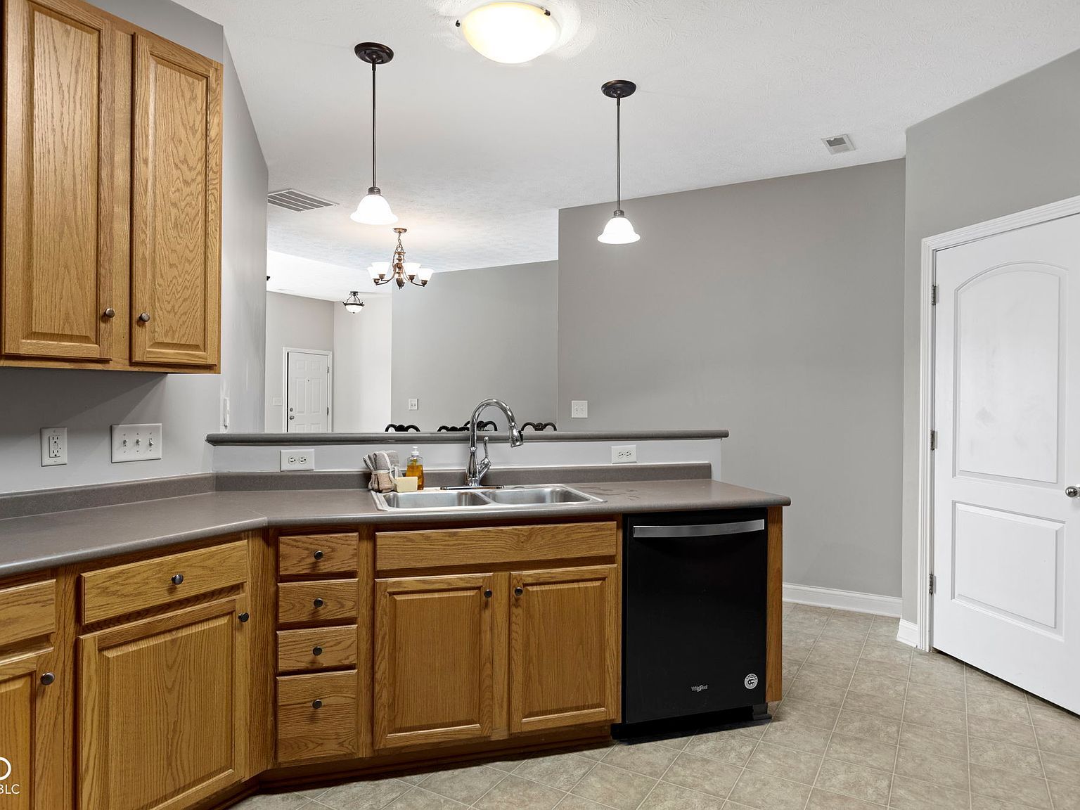 4024 Storrow Way Noblesville, IN 46062  | Condominium