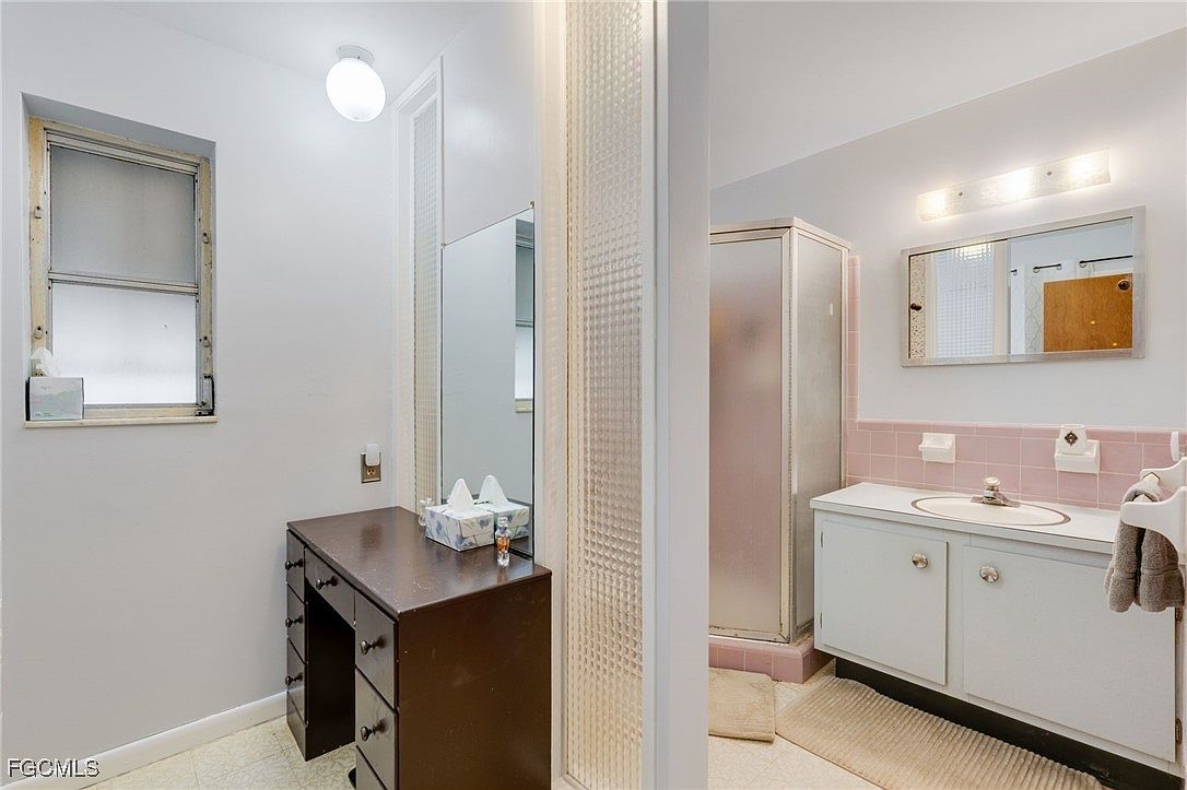 2367 Dover Ave Fort Myers, FL 33907 | Single Family