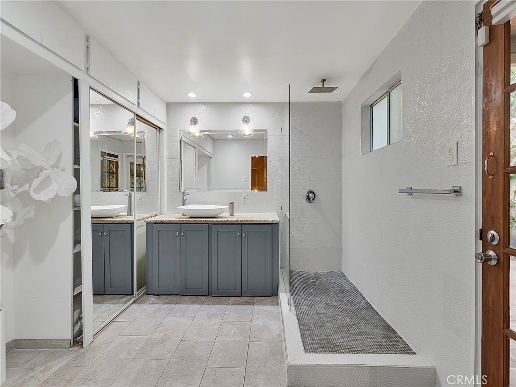 6033 Fulcher Ave North Hollywood, CA 91606 | Single Family