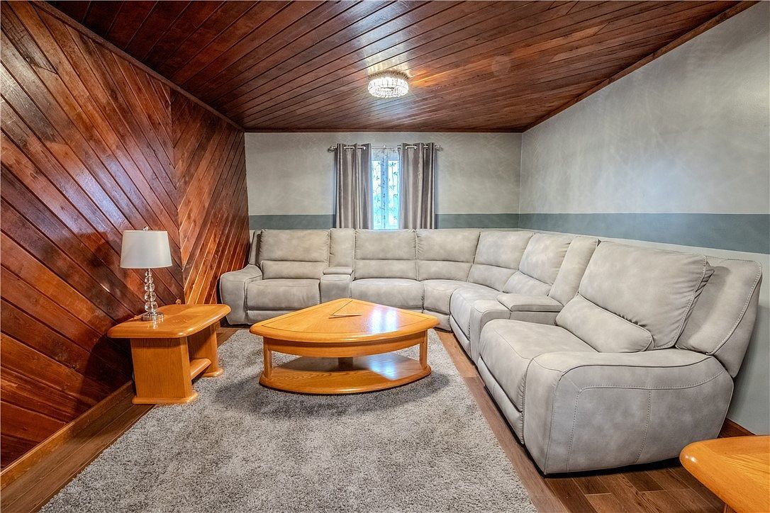 690 Baird Ave Washington, PA 15301  | Single Family