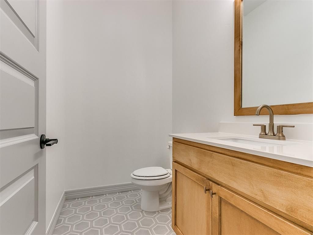 7712 Woods Edge Way Yukon, OK 73099 | Single Family