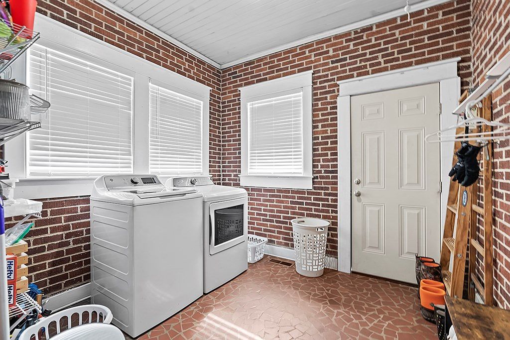 110 Draper St Ninety Six, SC 29666  | Single Family