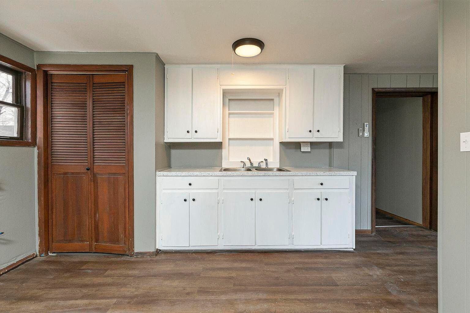 1500 E Lindberg St Springfield, MO 65804  | Single Family