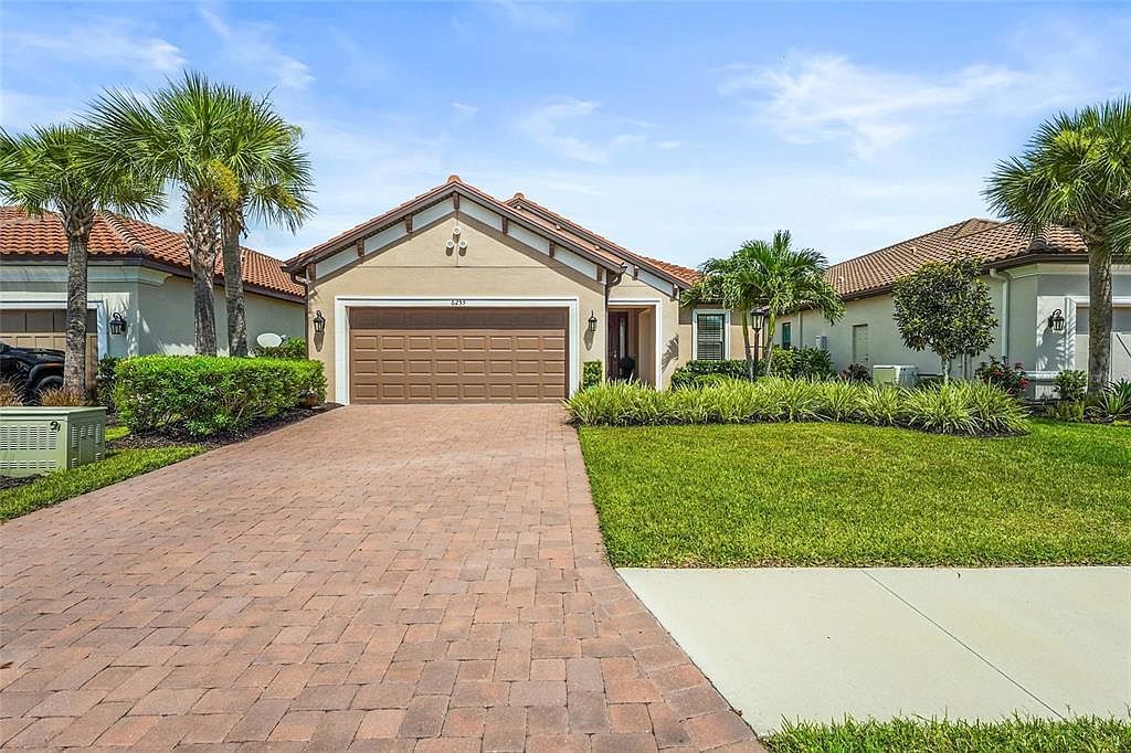 6253 Mesa Gln Bradenton, FL 34203  | Single Family