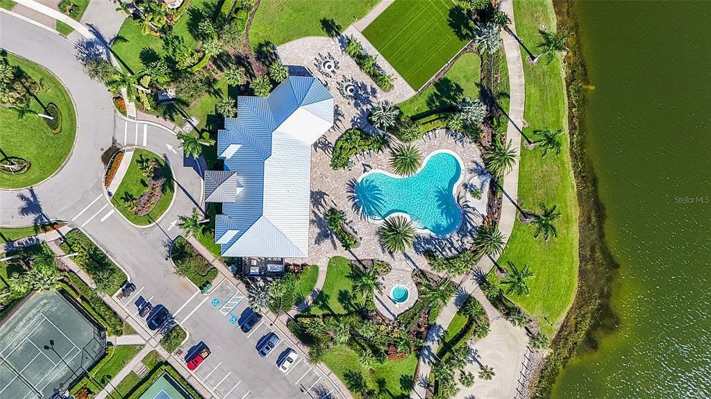 7948 Grande Shores Dr Sarasota, FL 34240 | Single Family