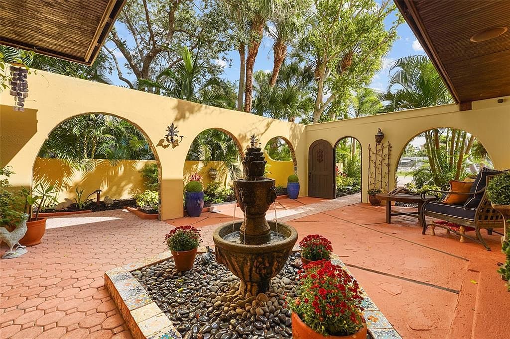 5354 Calle Florida Sarasota, FL 34242  | Single Family