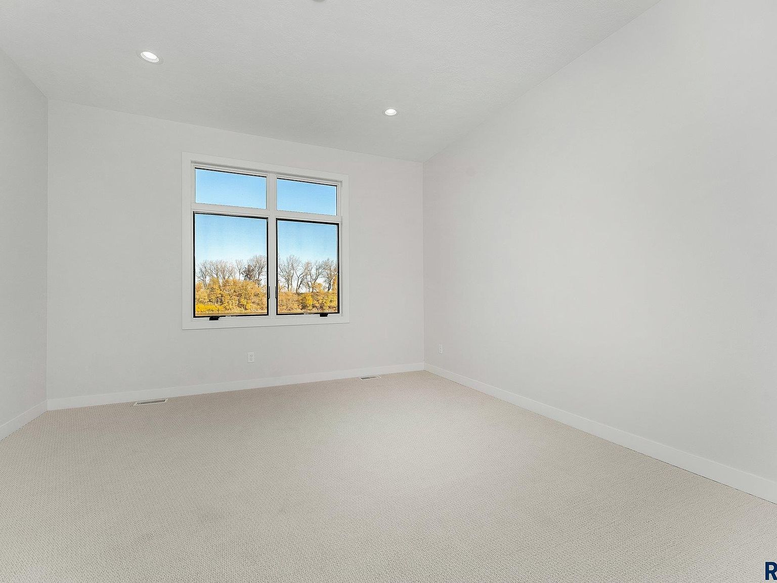 8600 W Shoreline Pl Sioux Falls, SD 57107  | New build