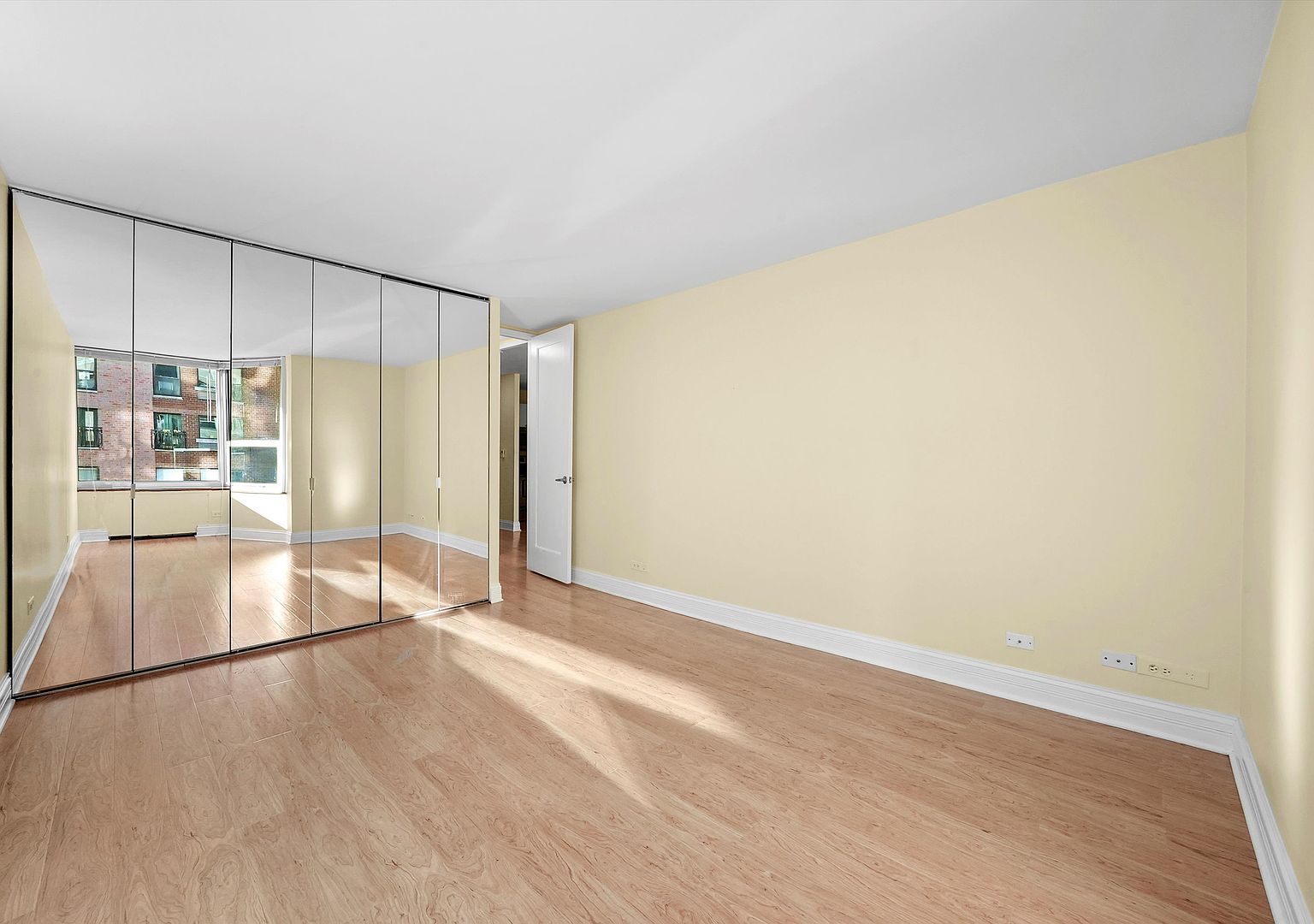 720 W Gordon Ter APT 3B Chicago, IL 60613  | Condominium