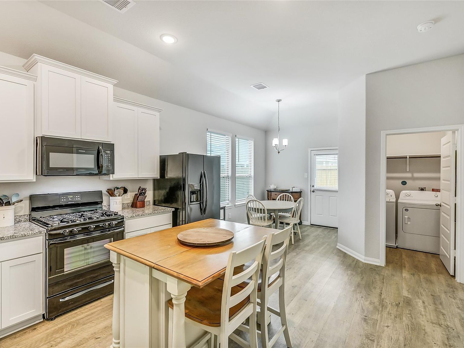 1183 Bluebonnet Trl Bellville, TX 77418  | Single Family